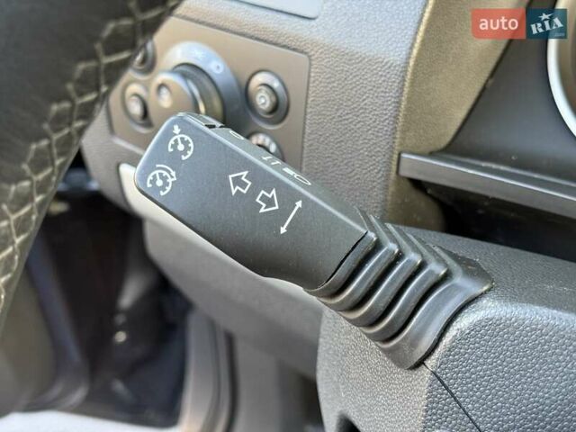 Синий Опель Зафира, объемом двигателя 1.8 л и пробегом 186 тыс. км за 7250 $, фото 58 на Automoto.ua