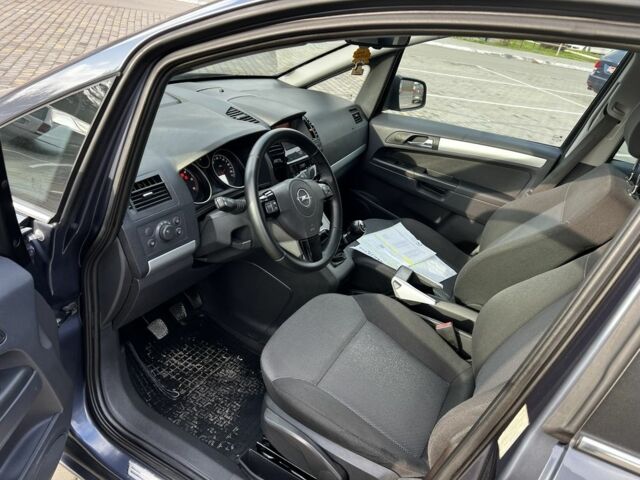 Синій Опель Зафіра, об'ємом двигуна 1.7 л та пробігом 250 тис. км за 8500 $, фото 5 на Automoto.ua