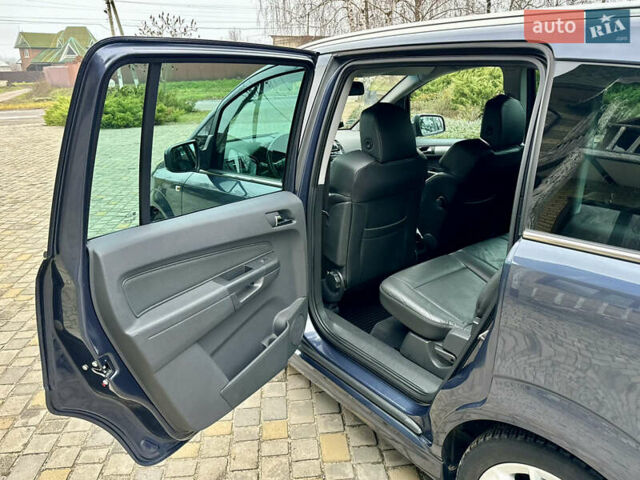 Синий Опель Зафира, объемом двигателя 1.8 л и пробегом 135 тыс. км за 9199 $, фото 42 на Automoto.ua