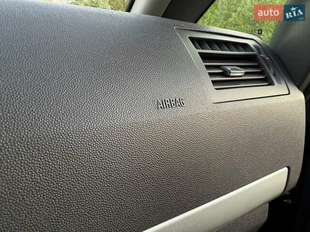 Синий Опель Зафира, объемом двигателя 1.8 л и пробегом 186 тыс. км за 7250 $, фото 29 на Automoto.ua