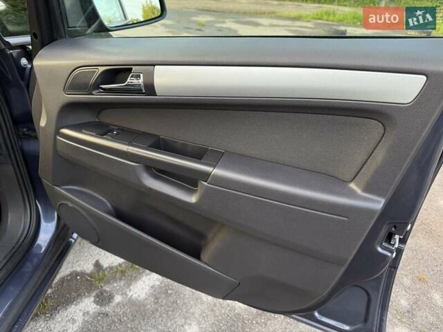 Синий Опель Зафира, объемом двигателя 1.8 л и пробегом 186 тыс. км за 7250 $, фото 26 на Automoto.ua