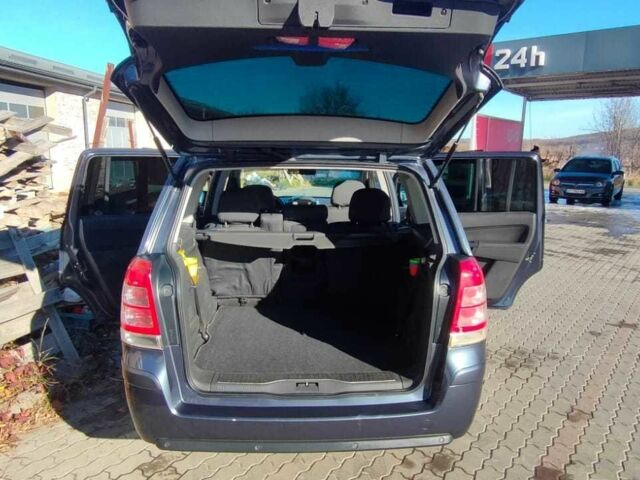 Синий Опель Зафира, объемом двигателя 1.7 л и пробегом 275 тыс. км за 7300 $, фото 3 на Automoto.ua