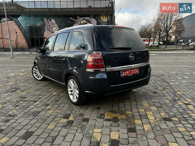 Синий Опель Зафира, объемом двигателя 1.7 л и пробегом 250 тыс. км за 8500 $, фото 5 на Automoto.ua