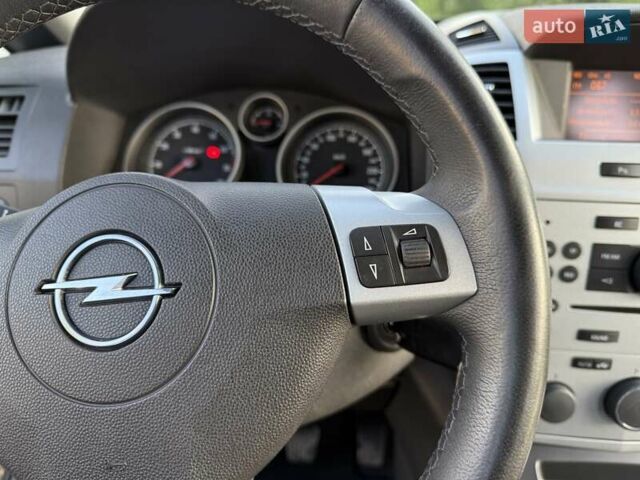 Синий Опель Зафира, объемом двигателя 1.8 л и пробегом 186 тыс. км за 7250 $, фото 60 на Automoto.ua