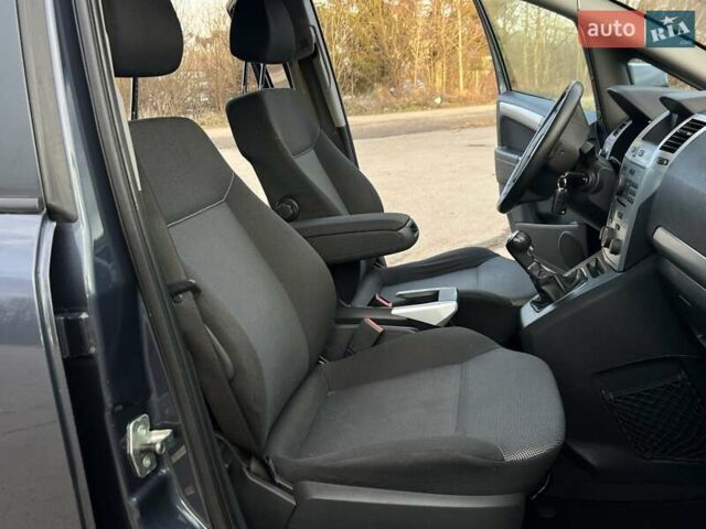 Синий Опель Зафира, объемом двигателя 1.8 л и пробегом 186 тыс. км за 7250 $, фото 62 на Automoto.ua