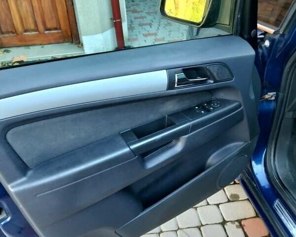 Синий Опель Зафира, объемом двигателя 1.7 л и пробегом 256 тыс. км за 6300 $, фото 6 на Automoto.ua