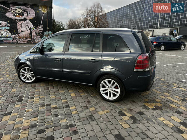 Синий Опель Зафира, объемом двигателя 1.7 л и пробегом 250 тыс. км за 8500 $, фото 4 на Automoto.ua