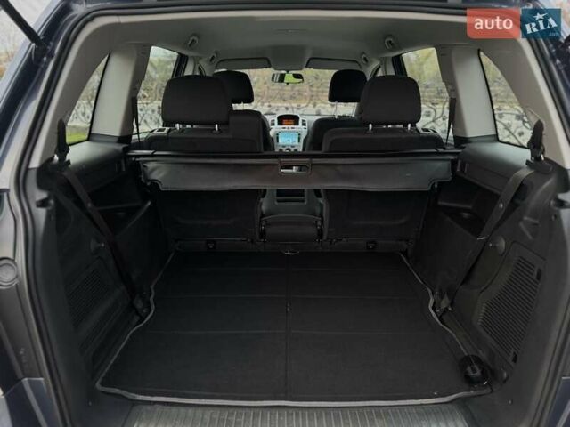 Синий Опель Зафира, объемом двигателя 1.6 л и пробегом 182 тыс. км за 6950 $, фото 74 на Automoto.ua