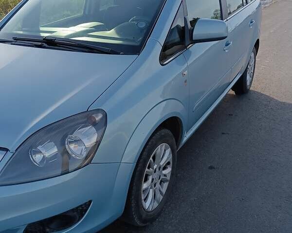 Синий Опель Зафира, объемом двигателя 1.9 л и пробегом 250 тыс. км за 7000 $, фото 9 на Automoto.ua