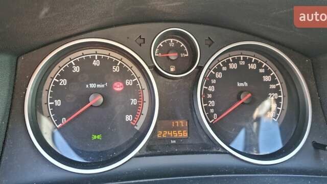 Синий Опель Зафира, объемом двигателя 1.8 л и пробегом 225 тыс. км за 6750 $, фото 6 на Automoto.ua