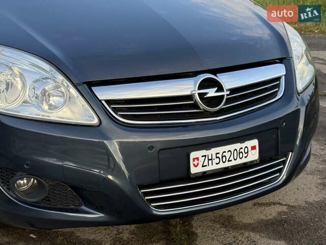Синий Опель Зафира, объемом двигателя 1.8 л и пробегом 186 тыс. км за 7250 $, фото 3 на Automoto.ua