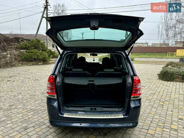 Синий Опель Зафира, объемом двигателя 1.8 л и пробегом 135 тыс. км за 9199 $, фото 44 на Automoto.ua