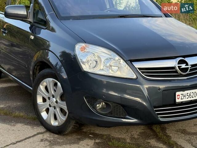 Синий Опель Зафира, объемом двигателя 1.8 л и пробегом 186 тыс. км за 7250 $, фото 2 на Automoto.ua