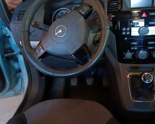 Синий Опель Зафира, объемом двигателя 1.9 л и пробегом 250 тыс. км за 7000 $, фото 4 на Automoto.ua