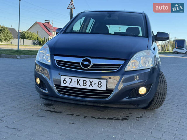 Синий Опель Зафира, объемом двигателя 1.8 л и пробегом 250 тыс. км за 6750 $, фото 4 на Automoto.ua