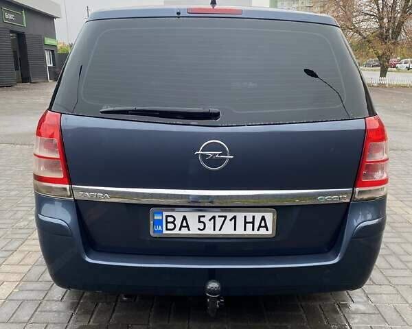 Синий Опель Зафира, объемом двигателя 1.8 л и пробегом 230 тыс. км за 6700 $, фото 5 на Automoto.ua