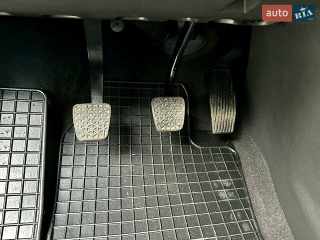 Синий Опель Зафира, объемом двигателя 1.8 л и пробегом 135 тыс. км за 9199 $, фото 36 на Automoto.ua