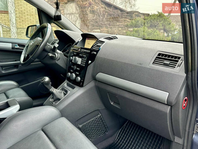 Синий Опель Зафира, объемом двигателя 1.8 л и пробегом 135 тыс. км за 9199 $, фото 54 на Automoto.ua