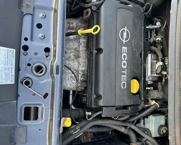 Синий Опель Зафира, объемом двигателя 1.8 л и пробегом 250 тыс. км за 6750 $, фото 10 на Automoto.ua