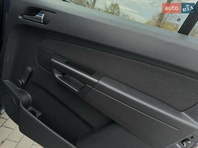 Синий Опель Зафира, объемом двигателя 1.6 л и пробегом 182 тыс. км за 6950 $, фото 67 на Automoto.ua