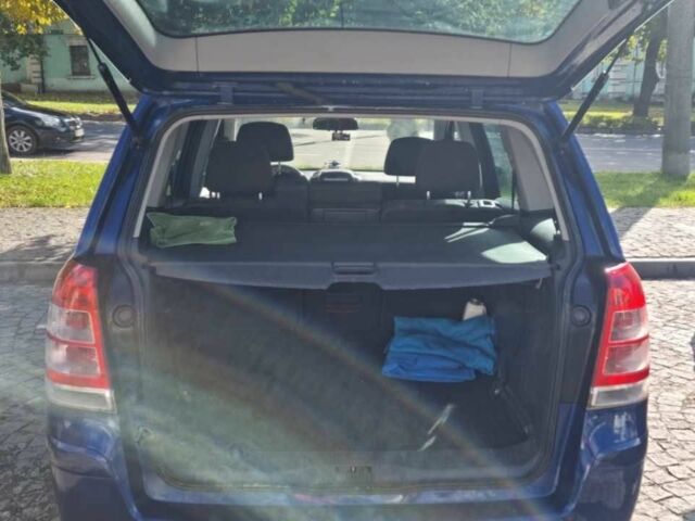 Опель Зафира 2010 в Хмельницком на Automoto.ua Синий Опель Зафира, объемом двигателя 1.8 л и пробегом 225 тыс. км за 6750 $, фото 3 на Automoto.ua