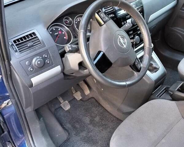 Синий Опель Зафира, объемом двигателя 1.7 л и пробегом 256 тыс. км за 6300 $, фото 7 на Automoto.ua