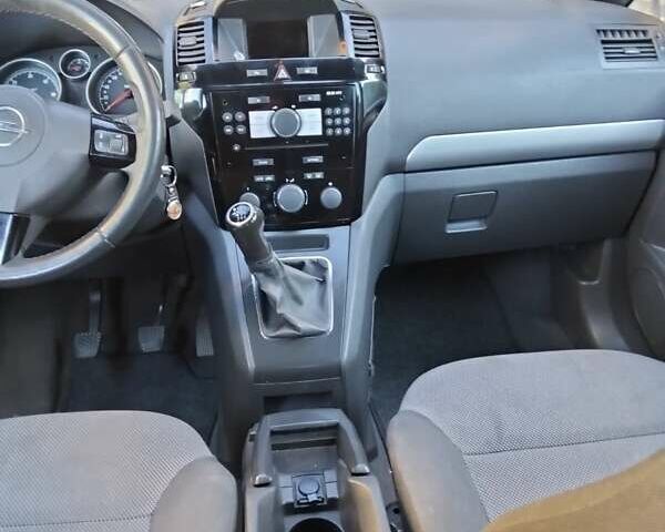 Синий Опель Зафира, объемом двигателя 1.7 л и пробегом 256 тыс. км за 6300 $, фото 14 на Automoto.ua