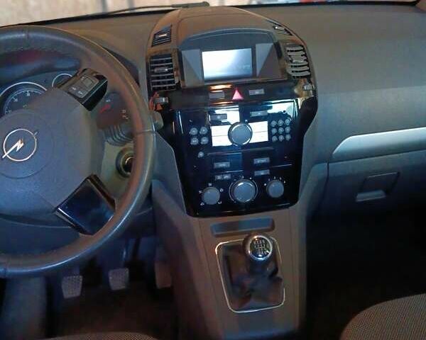 Синий Опель Зафира, объемом двигателя 1.9 л и пробегом 250 тыс. км за 7000 $, фото 5 на Automoto.ua