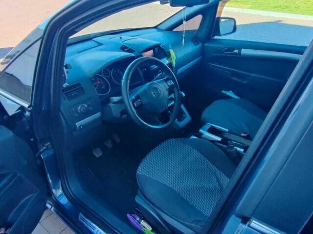 Синий Опель Зафира, объемом двигателя 1.7 л и пробегом 275 тыс. км за 7300 $, фото 2 на Automoto.ua