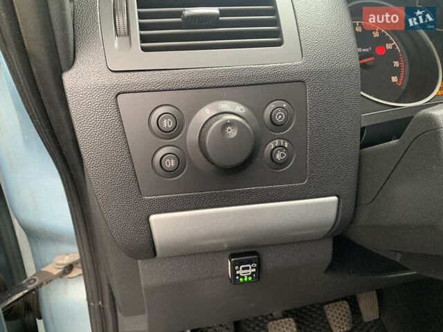 Синий Опель Зафира, объемом двигателя 1.6 л и пробегом 310 тыс. км за 6500 $, фото 14 на Automoto.ua