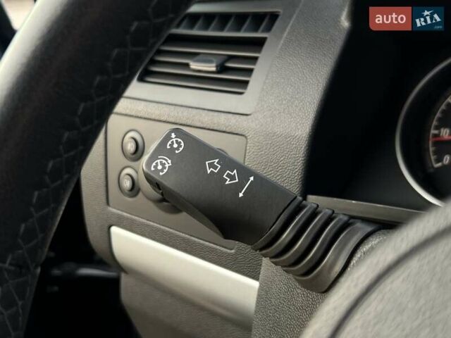 Синий Опель Зафира, объемом двигателя 1.8 л и пробегом 186 тыс. км за 7250 $, фото 31 на Automoto.ua