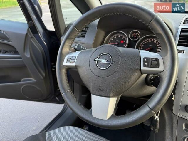 Синий Опель Зафира, объемом двигателя 1.8 л и пробегом 186 тыс. км за 7250 $, фото 56 на Automoto.ua