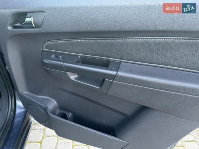 Синий Опель Зафира, объемом двигателя 1.8 л и пробегом 250 тыс. км за 6750 $, фото 8 на Automoto.ua