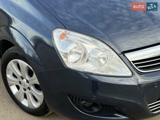 Синий Опель Зафира, объемом двигателя 1.8 л и пробегом 186 тыс. км за 7250 $, фото 2 на Automoto.ua
