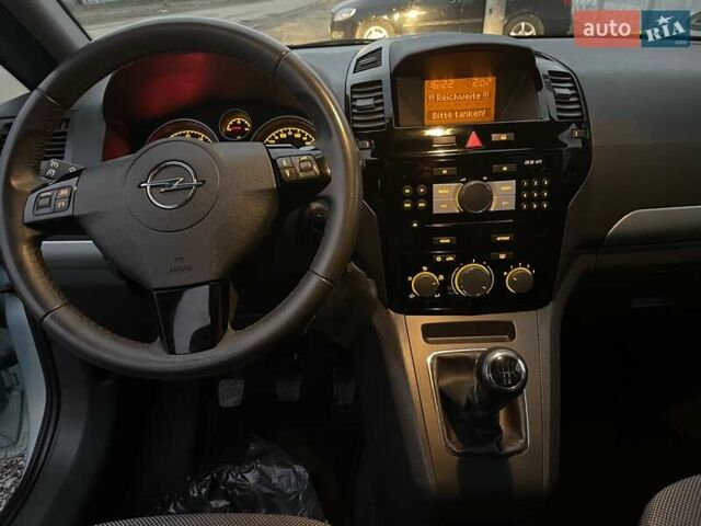 Синий Опель Зафира, объемом двигателя 1.6 л и пробегом 236 тыс. км за 5900 $, фото 13 на Automoto.ua