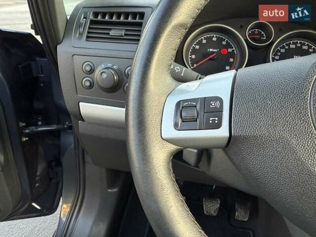 Синий Опель Зафира, объемом двигателя 1.8 л и пробегом 186 тыс. км за 7250 $, фото 57 на Automoto.ua