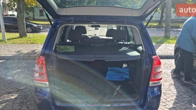 Синий Опель Зафира, объемом двигателя 1.8 л и пробегом 225 тыс. км за 6750 $, фото 3 на Automoto.ua