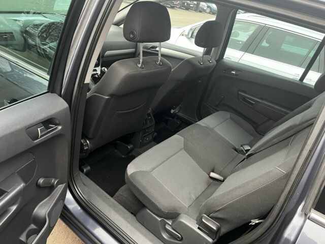 Синій Опель Зафіра, об'ємом двигуна 1.7 л та пробігом 250 тис. км за 8500 $, фото 4 на Automoto.ua