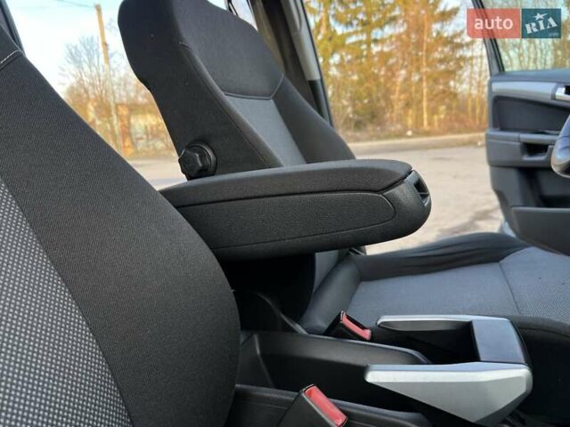 Синий Опель Зафира, объемом двигателя 1.8 л и пробегом 186 тыс. км за 7250 $, фото 63 на Automoto.ua