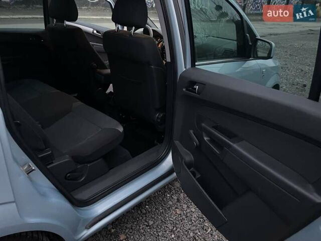 Синий Опель Зафира, объемом двигателя 1.6 л и пробегом 236 тыс. км за 5900 $, фото 18 на Automoto.ua