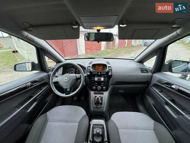 Синий Опель Зафира, объемом двигателя 1.8 л и пробегом 270 тыс. км за 6300 $, фото 16 на Automoto.ua