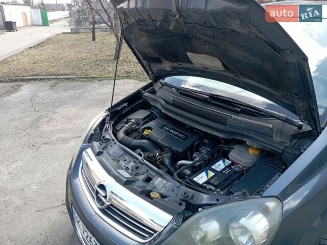 Синий Опель Зафира, объемом двигателя 1.7 л и пробегом 295 тыс. км за 6500 $, фото 4 на Automoto.ua