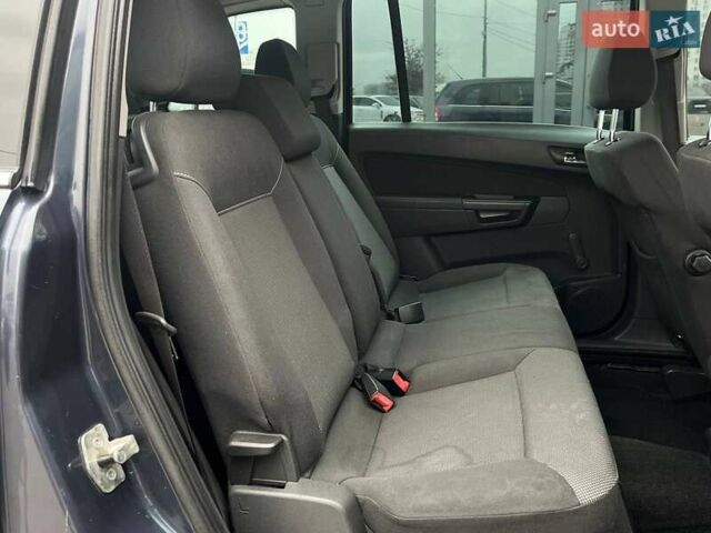 Синий Опель Зафира, объемом двигателя 1.69 л и пробегом 324 тыс. км за 6990 $, фото 11 на Automoto.ua