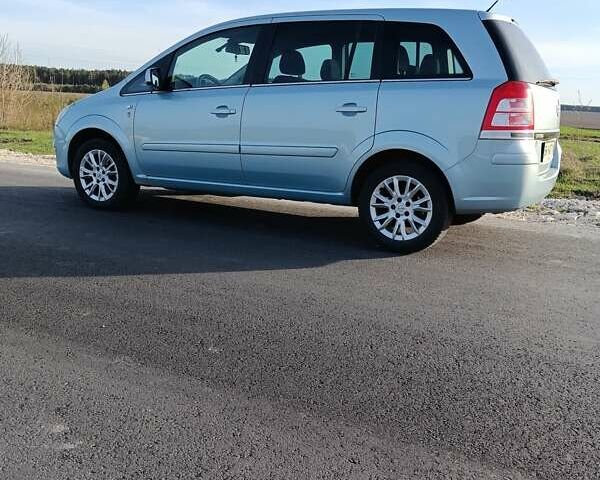 Синий Опель Зафира, объемом двигателя 1.9 л и пробегом 250 тыс. км за 7000 $, фото 10 на Automoto.ua