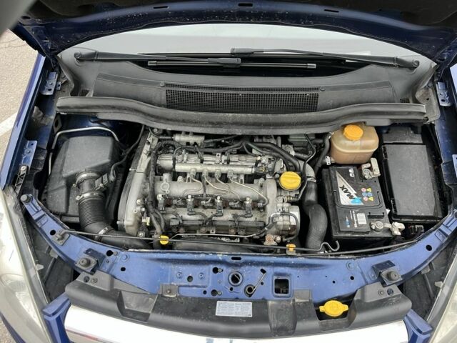 Синий Опель Зафира, объемом двигателя 1.9 л и пробегом 220 тыс. км за 8000 $, фото 8 на Automoto.ua