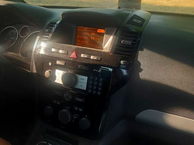 Синий Опель Зафира, объемом двигателя 1.7 л и пробегом 486 тыс. км за 4750 $, фото 1 на Automoto.ua