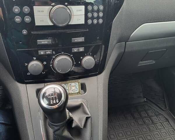 Опель Зафира 2010 в Хмельницком на Automoto.ua Синий Опель Зафира, объемом двигателя 1.6 л и пробегом 235 тыс. км за 5700 $, фото 12 на Automoto.ua