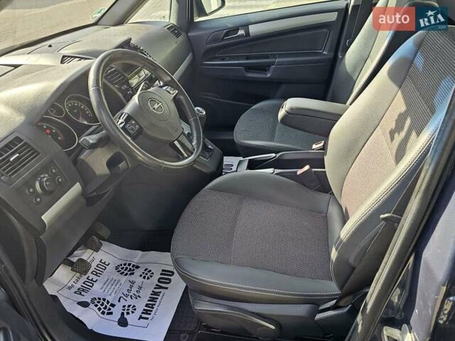 Синий Опель Зафира, объемом двигателя 1.7 л и пробегом 241 тыс. км за 7200 $, фото 3 на Automoto.ua