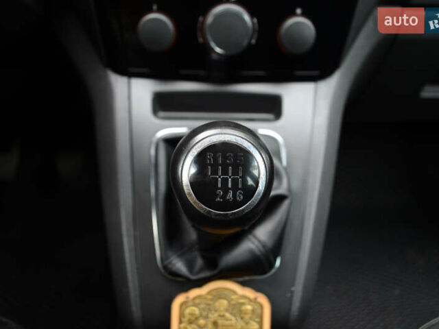 Опель Зафира 2010 в Киеве на Automoto.ua Синий Опель Зафира, объемом двигателя 1.6 л и пробегом 310 тыс. км за 6800 $, фото 22 на Automoto.ua