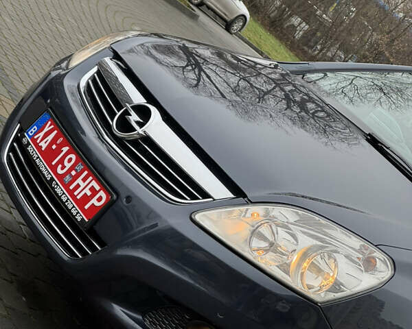 Синий Опель Зафира, объемом двигателя 1.7 л и пробегом 197 тыс. км за 8150 $, фото 6 на Automoto.ua